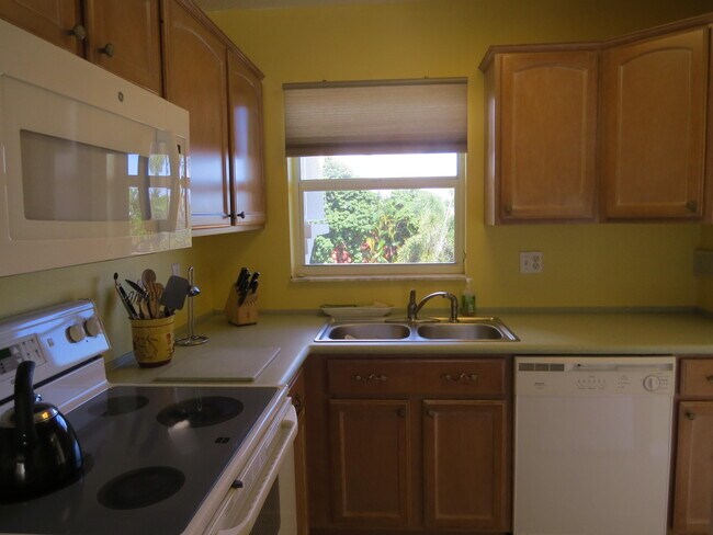 Building Photo - 650 Snug Harbor Dr