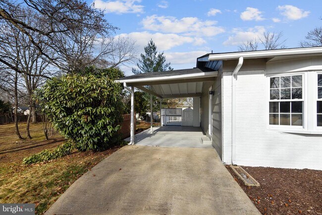 Foto del edificio - 2314 Candlewood Dr