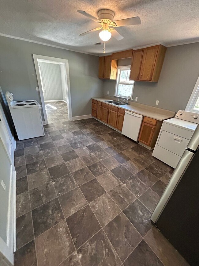 Foto del edificio - Coming Soon!