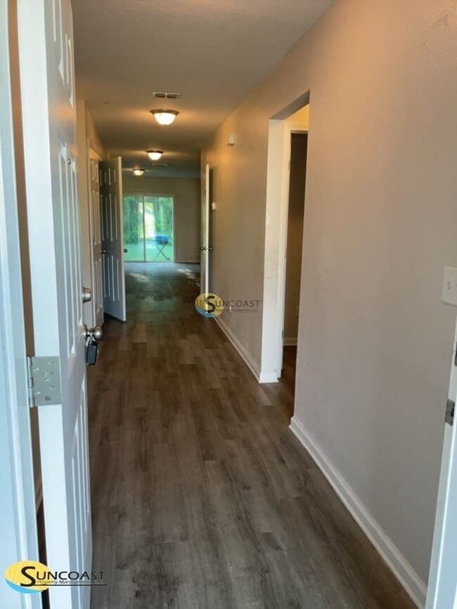 Building Photo - 7076 Plymouth Grove Ct
