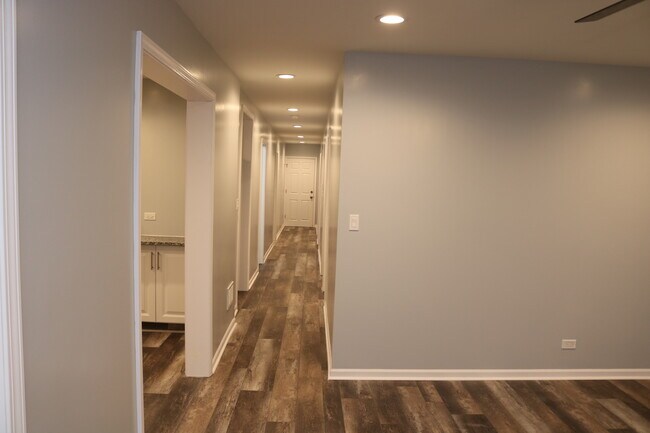 Foto del edificio - 5065 W 32nd Pl