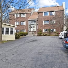 Photo - 100 E Meadow Rd Apartment