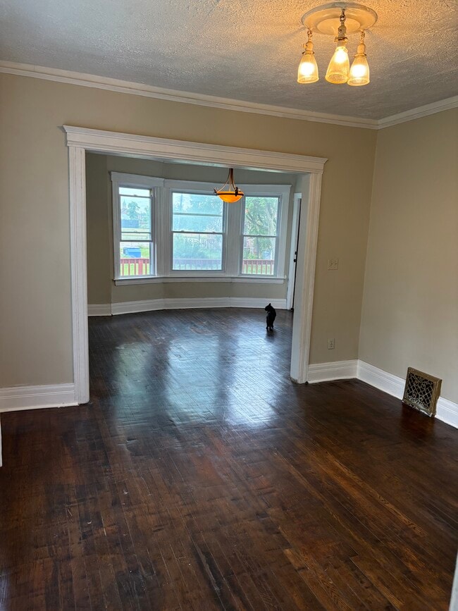 Building Photo - 9401 Navarre St