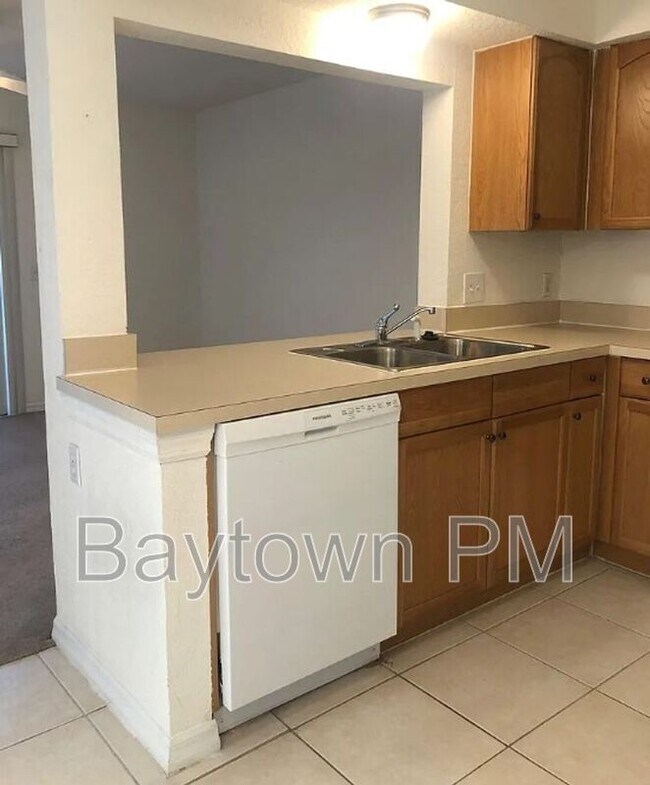 Foto del edificio - 16547 Lake Brigadoon Cir