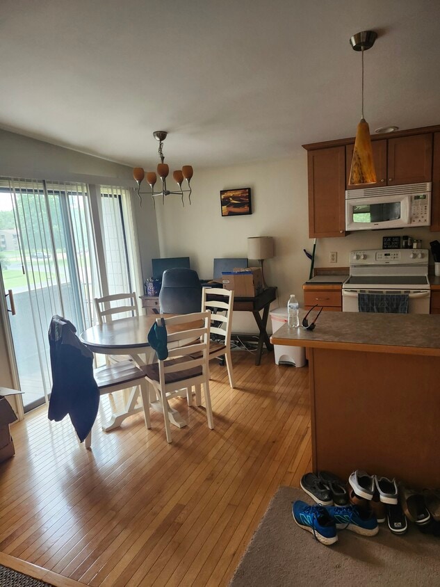 Building Photo - 142 Watertree Dr