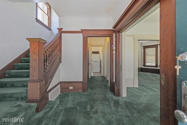 Building Photo - 5 br, 2 bath House - 2531 College Ave