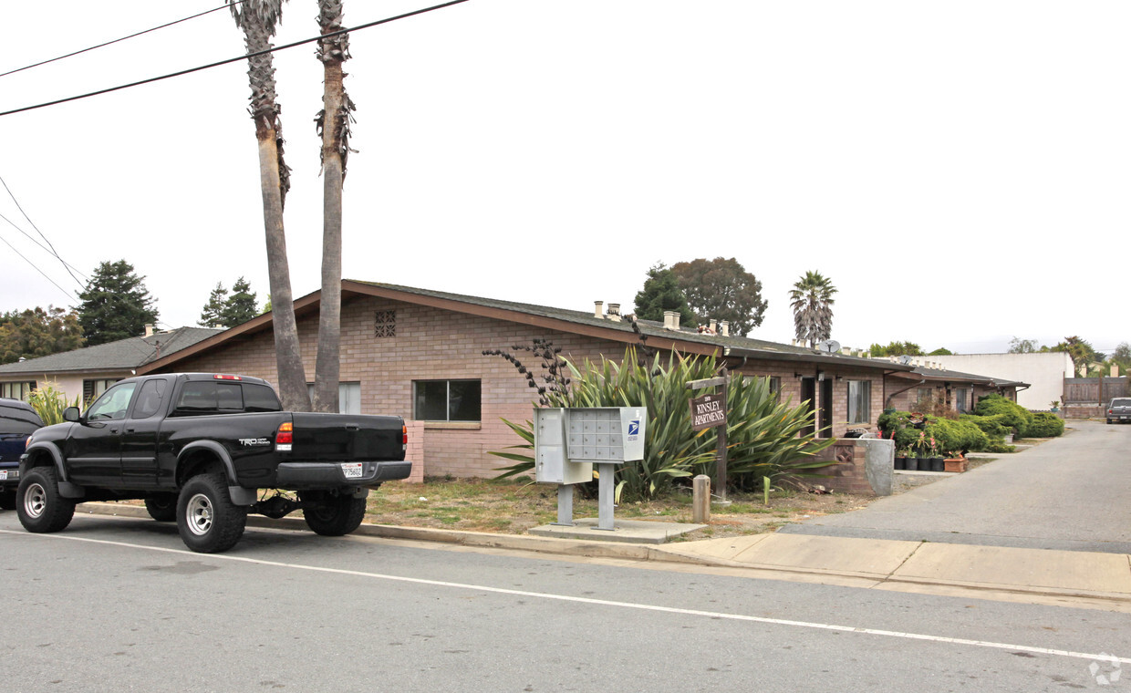 Primary Photo - Kinsley Apartments