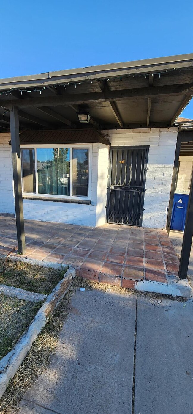 Foto del edificio - 2126 E Hidalgo Vista