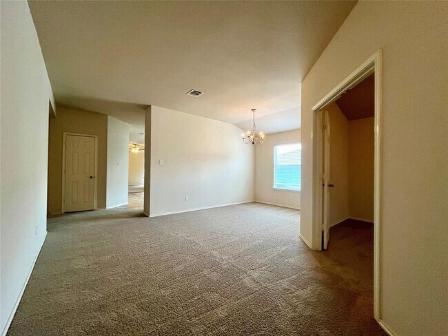 Building Photo - 327 Paddington Dr