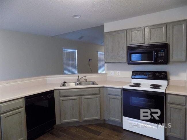 Building Photo - 600 Westchase Ct S