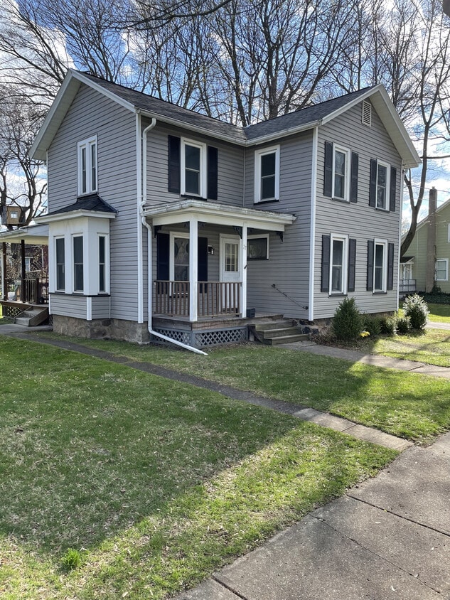 Primary Photo - 77 Roselawn Ave