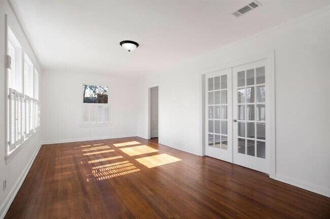 Foto del edificio - 1704 Northwood Rd