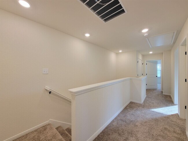 Building Photo - 7510 Astro Fld