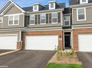 Building Photo - 537 Watercress Dr