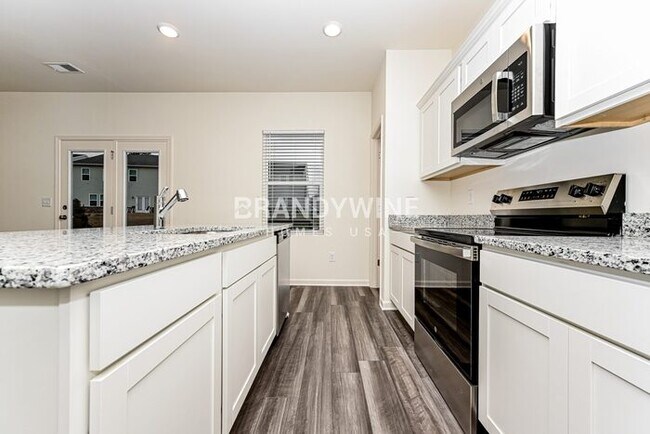 Foto del edificio - 7625 Saffron Ave