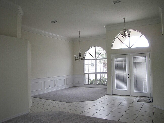 Building Photo - 1010 Worthington Spring Dr