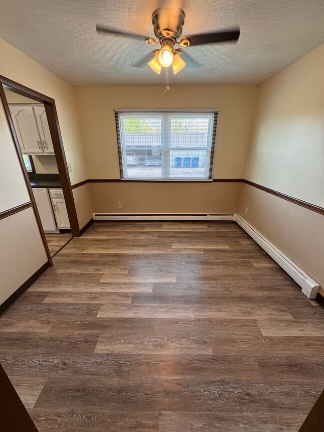 Foto del edificio - 8426 Colwyn Ct