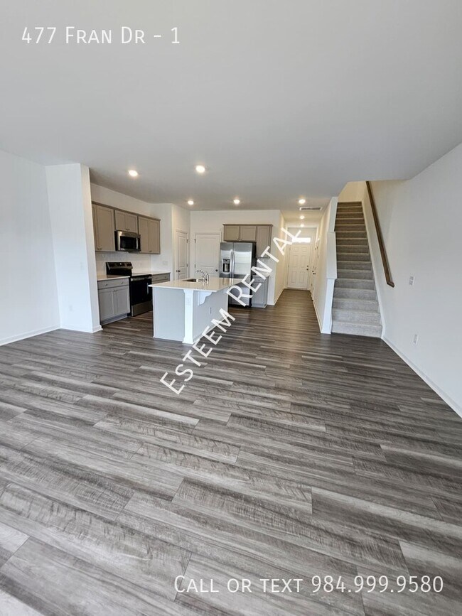 Building Photo - 477 Fran Dr