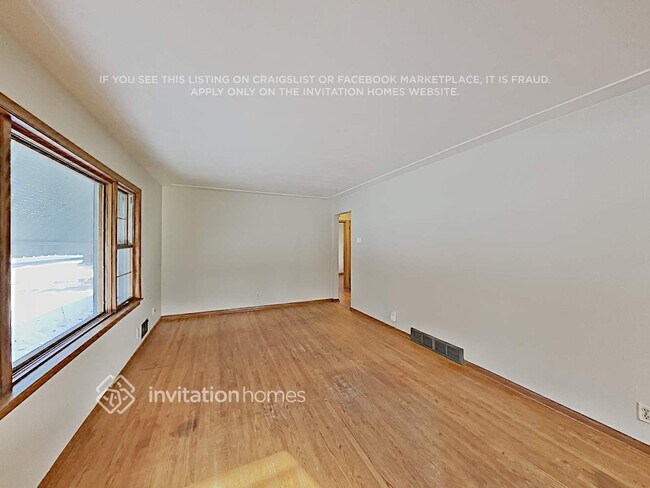 Foto del edificio - 8221 Bloomington Ave S