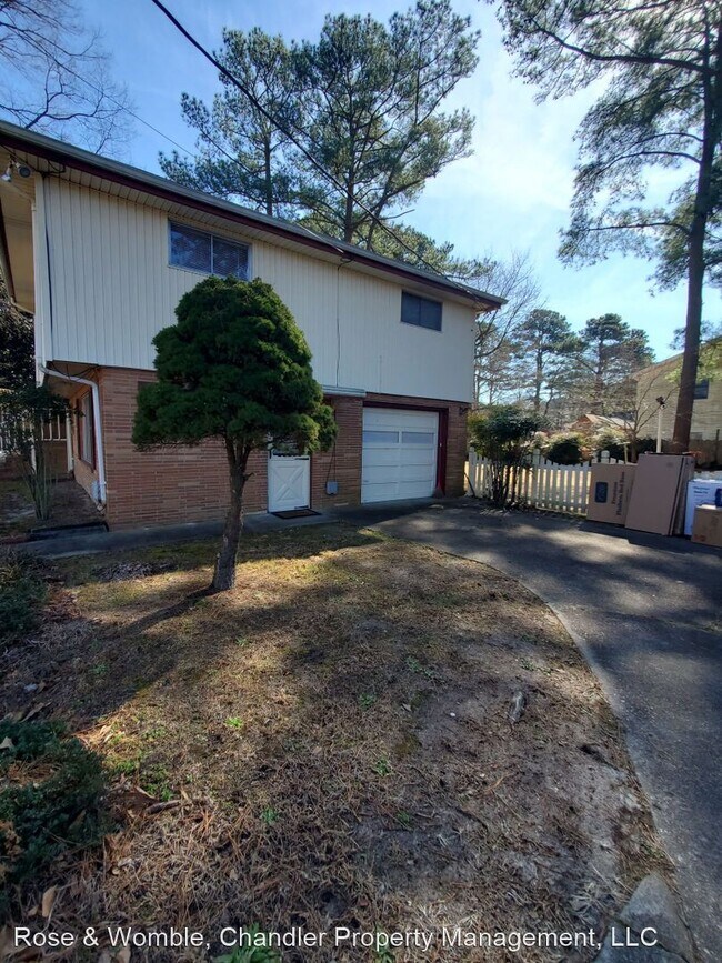 Building Photo - 3 br, 1.5 bath House - 4925 Briarwood Lane