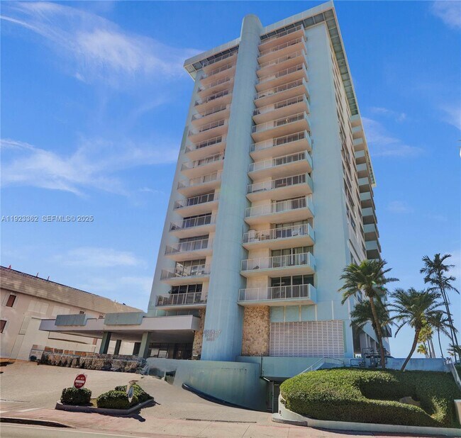 Building Photo - 5838 Collins Ave