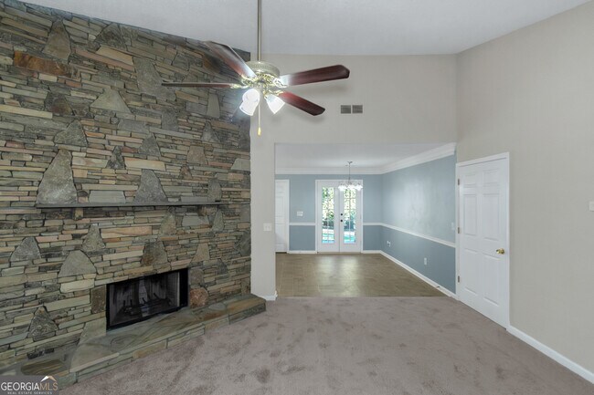 Foto del edificio - 30 Oaklake Ct