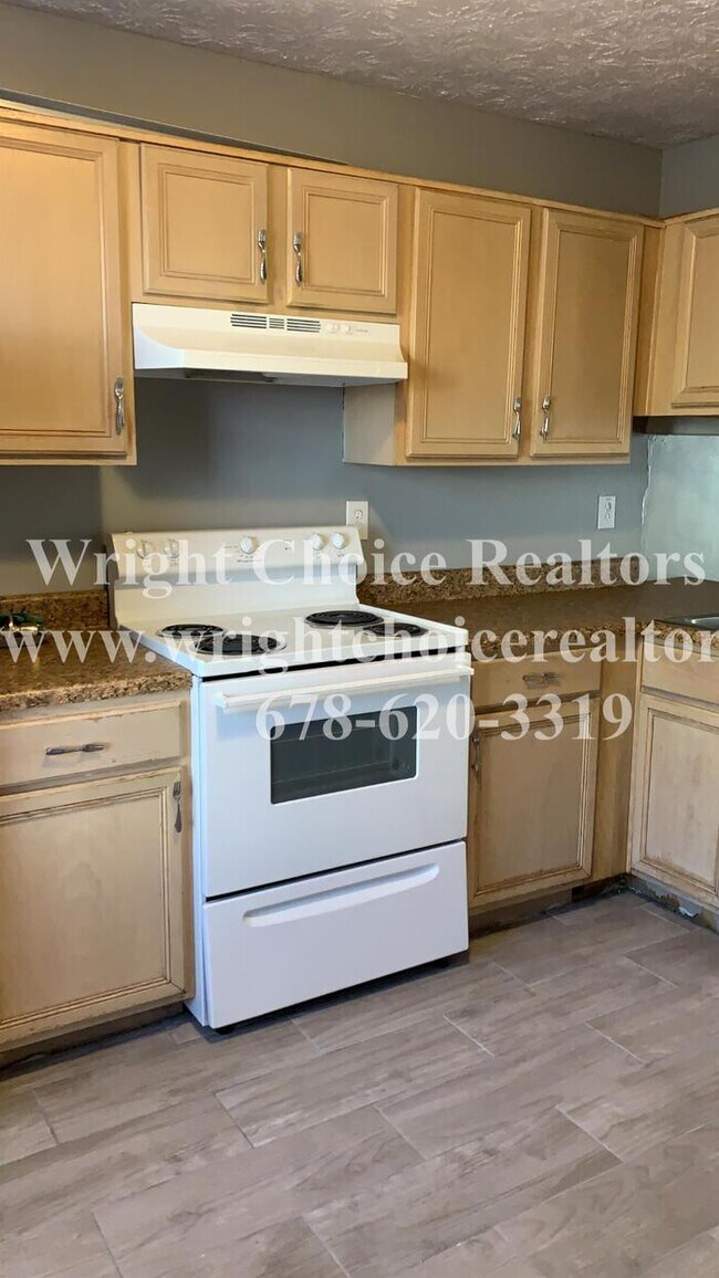 Foto del edificio - Lithonia Townhome 2 Bedrooms 2 1/2 Baths