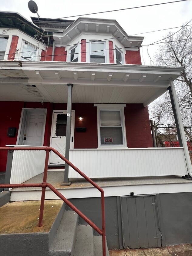 Primary Photo - 21 Pearl St