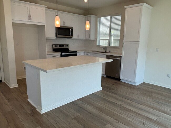 Foto del edificio - Modern, Energy-Efficient 3-Bedroom Lake El...