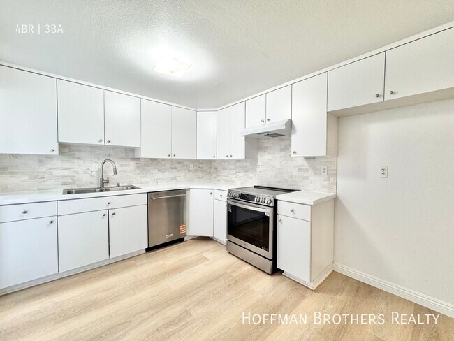 Building Photo - 10464 Larwin Ave