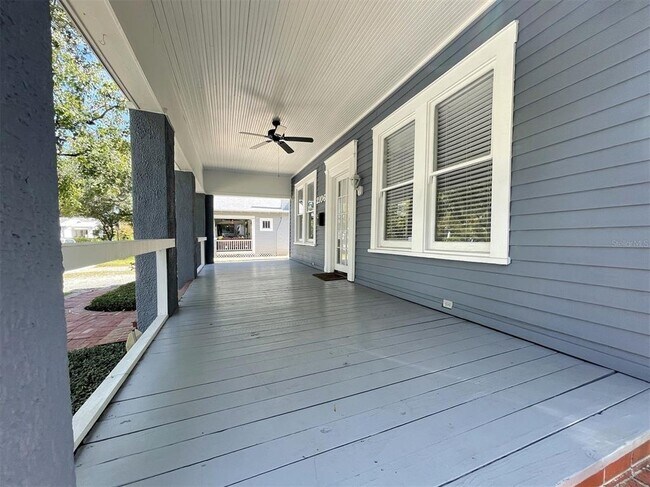 Building Photo - 2106 W Watrous Ave