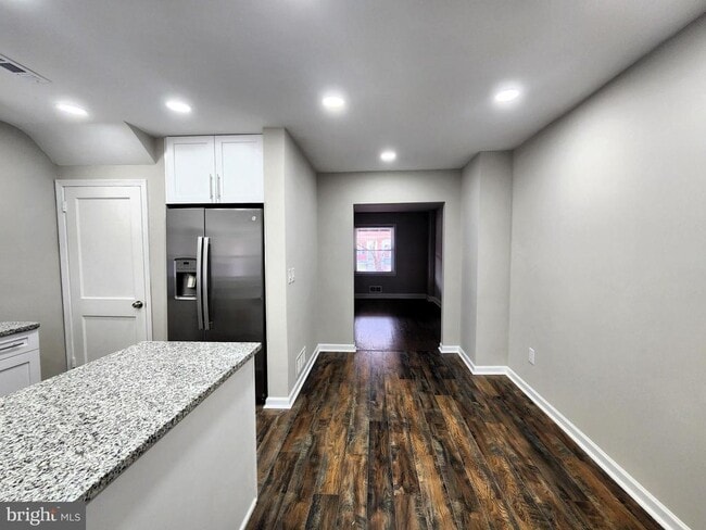 Foto del edificio - 349 Grovethorn Rd
