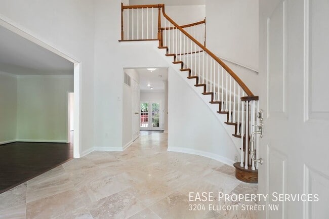 Building Photo - 3204 Ellicott St NW