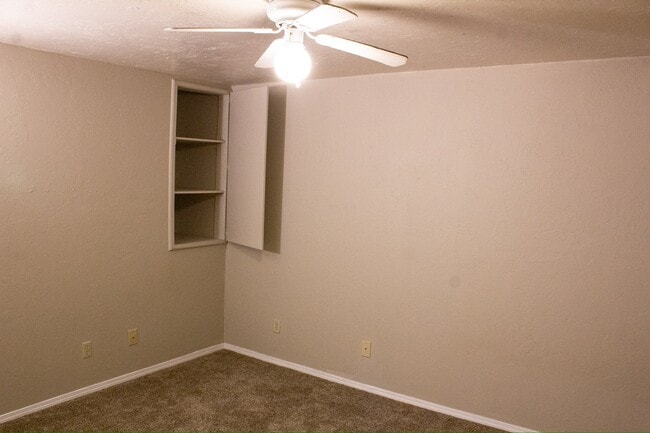 Foto del edificio - 1329 Eastgate Dr