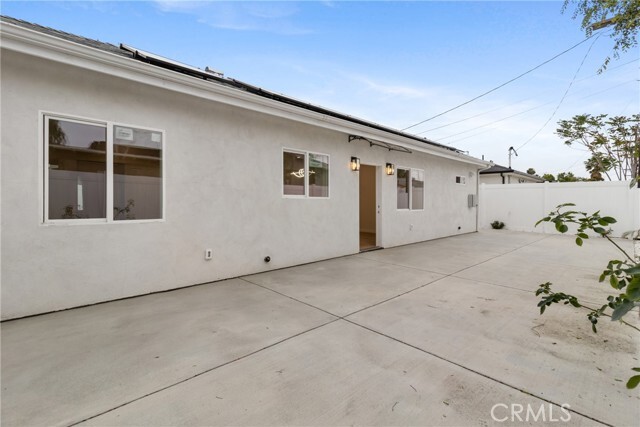 Primary Photo - 8853 Remick Ave