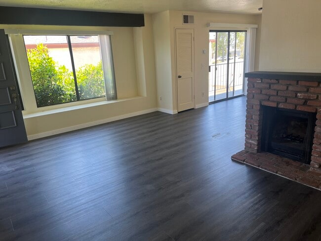 Living Room Windows - 142 14th St Townhome