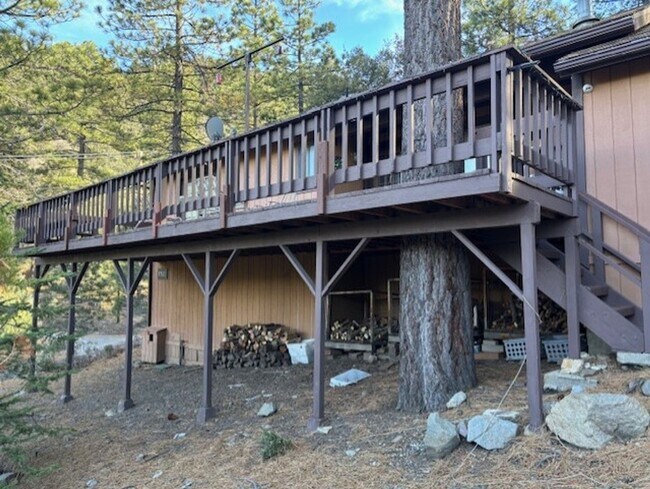 Building Photo - Nice 2 Bedroom / 2 Bathroom in Pine Mountain Club - Fully Furnished!