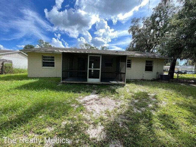 Foto del edificio - 3 br, 2 bath House - 5861 Elon Dr