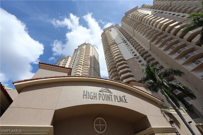 Foto del edificio - 2104 W First St