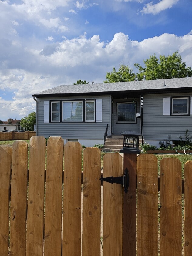 Primary Photo - 2904 Plum Dr