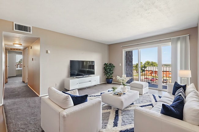 Building Photo - Oakwood Apartments