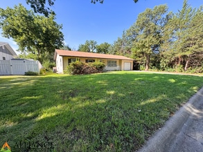 Building Photo - 3125 Shaffer St