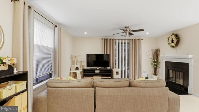 Foto del edificio - 13201 Chalet Pl