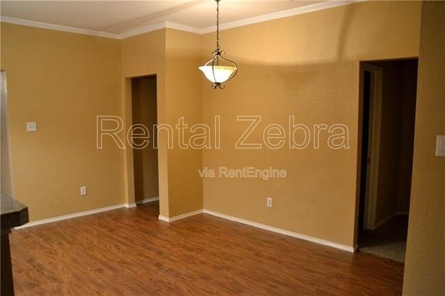 Building Photo - 1121 McKavett Dr