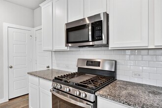 Building Photo - 21619 Coral Mist Dr