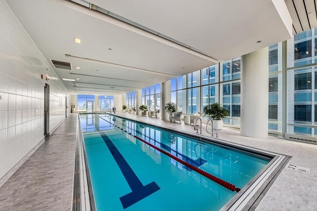 Foto del edificio - 340 E Randolph St