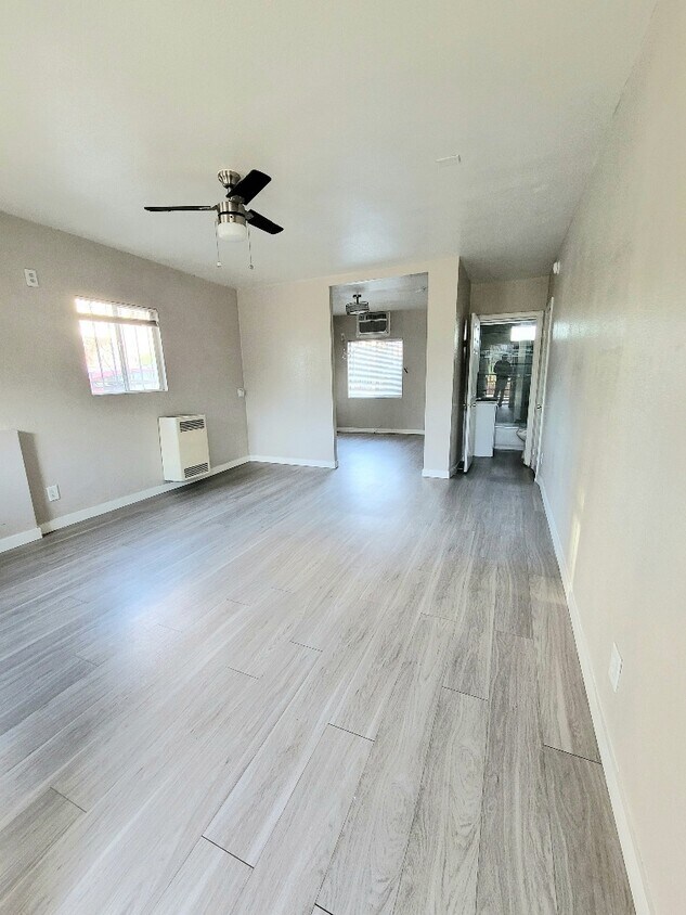 Primary Photo - 1275 W Court St