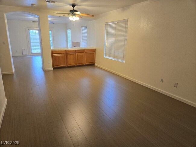 Foto del edificio - 326 Laguna Glen Dr