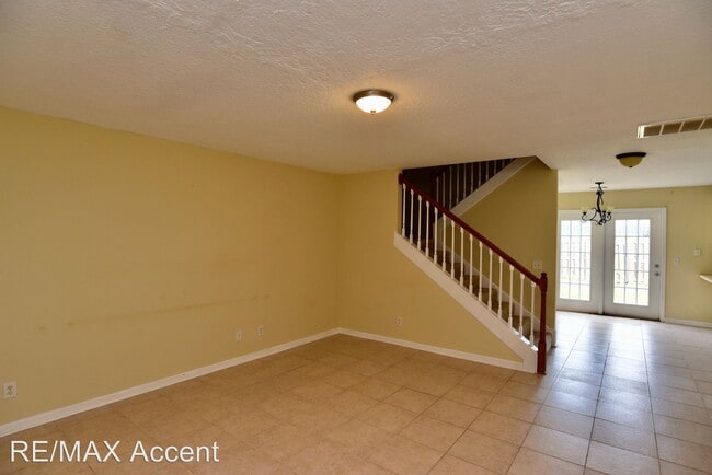 Building Photo - 3 br, 2.5 bath House - 109 Aubrey Trail