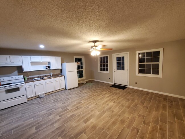 Living Room/Kitchen - 15111 Sam Rd